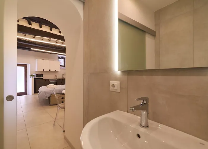 Am 12 - Charming Loft In The Heart Of *